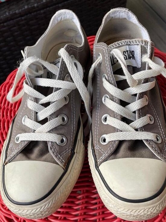 Converse - Picture 2 of 2